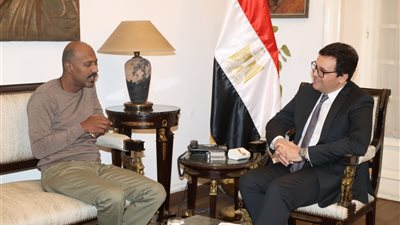 وزير الثقافة يلتقي الفنان أمير صلاح الدين لبحث إطلاق مهرجان المسرح والموسيقى للجميع وتقديم حفلات فنية بالمحافظات