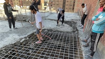 إيقاف أعمال بناء مخالفة وإزالة أدوار غير قانونية بحي حدائق القبة