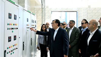 رئيس الوزراء يتفقد محطة مياه الشرب بأرض المشتل بمركز الصف