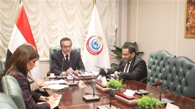 وزير الصحة يبحث مع نظيره الإسباني تسريع تنفيذ خطة مكافحة السمنة لدى الأطفال