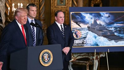 تحمل اسمه.. ترامب يعلن عن بناء سفينة حربية ستكون الأكبر في العالم