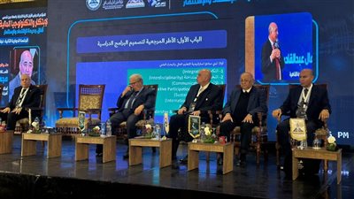 الأعلى للجامعات يدعو لعقد حوار مباشر بين كليات التجارة ورجال الصناعة لتطوير المناهج 