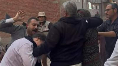 الأمن يفحص واقعة متداولة لتعدي أشخاص على فتاة وسحلها ومنشورات تزعم: طالبة طب والخناقة بسبب الميراث