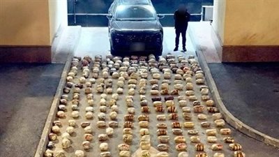 مقتل 5 عناصر إجرامية وضبط 1.5 طن مخدرات و71 سلاحًا ناريًا بعد استهداف بؤر إجرامية في أسوان | صور