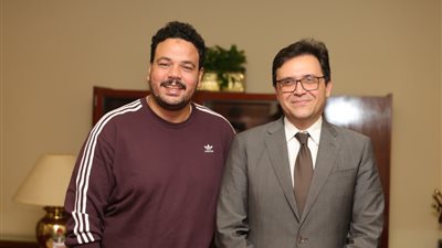 وزير الثقافة يبحث التعاون الفني مع الفنان مصطفى غريب لدعم الإبداع الشبابي