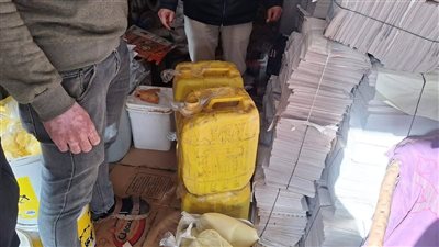 تموين القليوبية تضبط 300 كجم زيت طعام مجهول المصدر