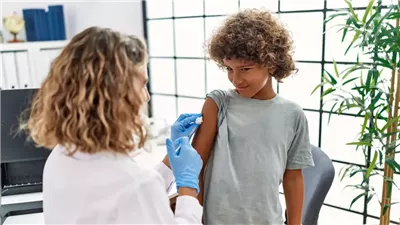 دراسة علمية تكشف: تطعيم الأولاد ضد فيروس الورم الحليمي البشري يقلل إصابة النساء بسرطان عنق الرحم 