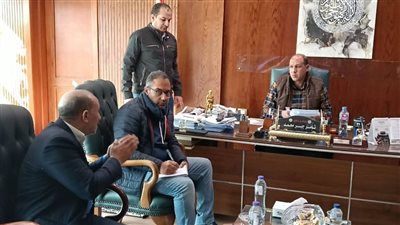 رئيس جهاز العبور يجتمع مع مدير مواقف القليوبية لتنظيم سيارات