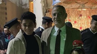 مدير أمن الأقصر مع الأطفال 