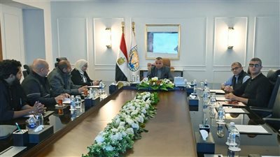 محافظ جنوب سيناء يناقش مقترح إنتاج أفلام تسهم في توثيق التراث الإنساني والطبيعي بسيناء