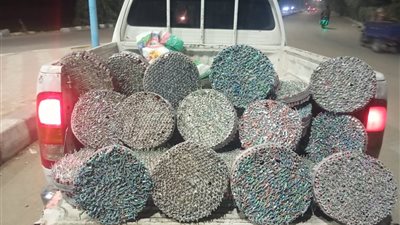 تموين الفيوم: ضبط 14400 صاروخ ألعاب نارية تحت التصنيع وكمية من فتيل الصواريخ محظور تداولها بالأسواق