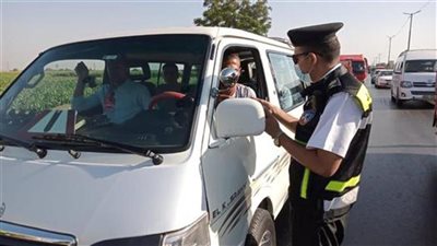 من 15 ألف جنيه لسحب رخصة القيادة لعام.. عقوبة مشددة لأي قائد مركبة يلوث الطريق في مشروع قانون المرور