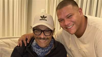 أحمد عبد الحميد ينعى والده: كنت حاسس إنه آخر عيد ميلاد ليك.. وحب الناس ليك عزائي الوحيد