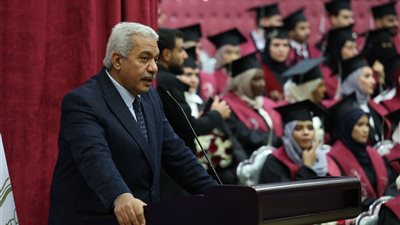 الدكتور محمود صديق