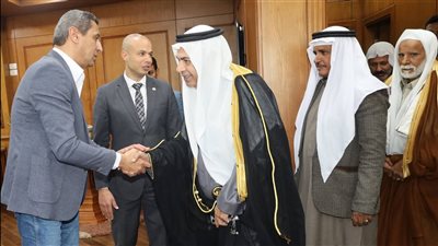 محافظ السويس يستقبل مشايخ وعواقل القبائل لبحث مطالبهم