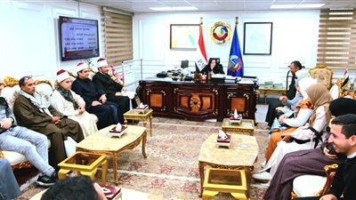 محافظ البحيرة تكرم 10 من أبناء المحافظة الفائزين في المسابقة القرآنية العالمية 