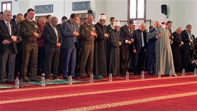 وزراء يؤدون صلاة الجمعة بالمسجد العباسي ببورسعيد احتفالًا بعيد النصر الـ69