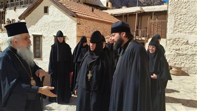 759 سائحا في زيارة مدينة سانت كاترين لتسلق جبل موسى 