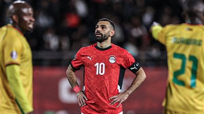 محمد صلاح يعادل رقم حسام حسن في قائمة أكثر لاعبي مصر مشاركة تاريخيًا في أمم إفريقيا