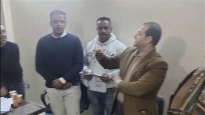 انفراجة في أزمة عمال النظافة بمستشفيات الأقصر.. ووكيل وزارة العمل: القانون أباح الـ12 ساعة بشروط