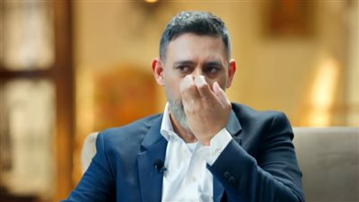 بكاء عمرو مصطفى خلال حديثه عن تصالحه مع عمرو دياب: أديته كل حياتي.. وأحلى أغانيّا كان بياخدها 