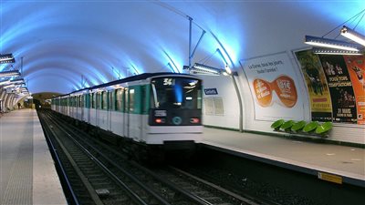  إصابة 3 نساء بجروح في عمليات طعن بمترو باريس