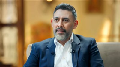 عمرو مصطفى: متعلمتش موسيقى ولا أعرف مقامات.. ومراتي رزق من ربنا وهعملها تمثال 