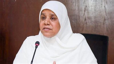 بعد مسيرة حافلة.. مستشار وزير الإسكان تودع العمل بعد بلوغها السن القانونية