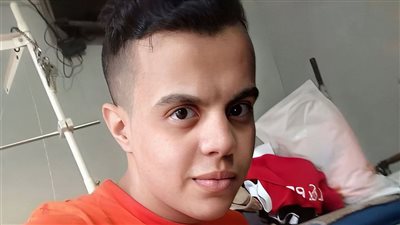 شهيد الغربة.. صديق شاب من المنوفية سافر للإمارات بحثًا عن لقمة العيش وعاد محمولًا على الأكتاف