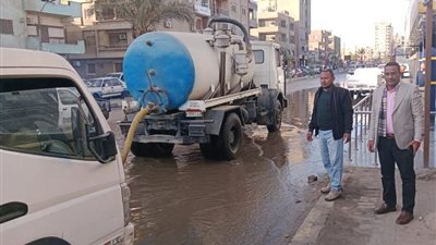 محافظ بني سويف يُتابع مع الوحدة المحلية إجراءات إصلاح كسر بخط مياه بالجيار 