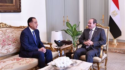 رئيس الوزراء يهنئ الرئيس السيسي بالعام الميلادي الجديد: نعاهدكم ببذل المزيد من العمل