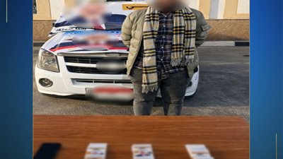 القبض على شخص بحوزته كروت دعائية لحث الناخبين على انتخاب مرشح في البحيرة