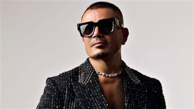 بابا لـ عمرو دياب تحقق رقما قياسيا.. وتتخطى 200 مليون مشاهدة