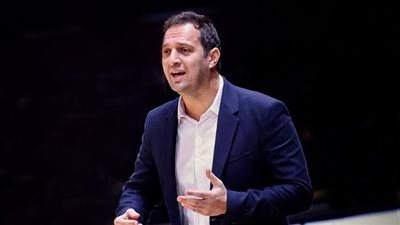 مدرب رجال سلة الأهلي: مواجهة الاتحاد ديربي صعب.. وفرص الفريقين متساوية في السوبر