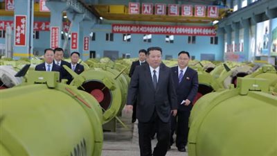 زعيم كوريا الشمالية يشرف على تجربة إطلاق صاروخ كروز بعيد المدى