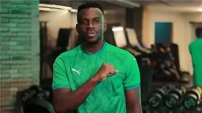 سقوط نجل لاعب المصري إيدو كنجيزلي من الدور الرابع.. ونقله إلى المستشفى | خاص 