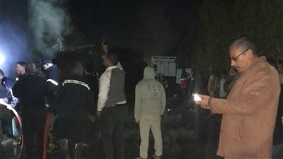 الحماية المدنية بالمنوفية تسيطر على حريق بشونة إصلاح السيارات النقل بالباجور| صور 