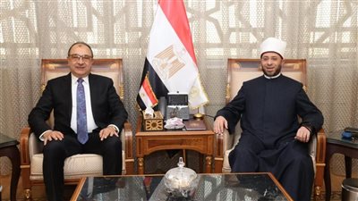 وزيرا الأوقاف وقطاع الأعمال العام يبحثان تعزيز التعاون والتكامل في عدد من المجالات