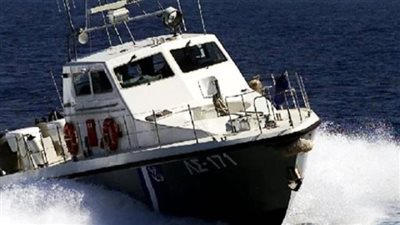 إنقاذ مركب هجرة غير شرعية جديد قبالة اليونان والقبض على مهرب مصري.. وناجون: دفعنا 200 ألف جنيه 