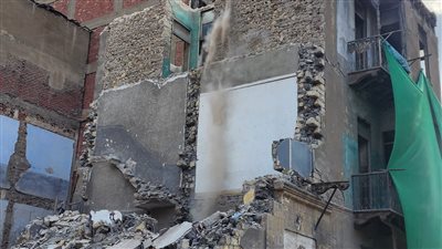 وزيرة التنمية المحلية: هدم عقار آيل للسقوط بشبرا وتشميع محلات مخالفة بالموسكي