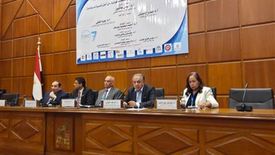 لتعميق التصنيع المحلي.. توقيع بروتوكول تعاون بين الصناعات الكيماوية والقومي للبحوث