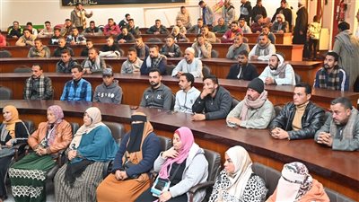 رئيس جهاز العاشر من رمضان يجتمع بالباعة الجائلين: توفير بديل حضاري يحفظ حقوقهم