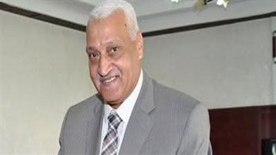 بعد تصاعد أزمة الكلاب الضالة.. أهالي السويس يشيدون بحلول اللواء الهياتمي المحافظ الأسبق ويطالبون بإعادتها للنقاش