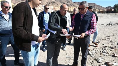 محافظ جنوب سيناء: تطوير طريق وادي فيران – سانت كاترين وتكثيف الخدمات وإنشاء محطات وقود لدعم التنمية