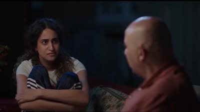 بعد مواجهة قاسية.. ملك تهرب من والدها مجددًا في الحلقة 17 من ميدتيرم