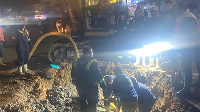 محافظ الدقهلية يتفقد إصلاح تسرب مياه بشارع قناة السويس ويؤكد استمرار الخدمة دون انقطاع