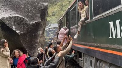 حادث تصادم قطارين في بيرو يودي بحياة سائق وإصابة العشرات من الركاب