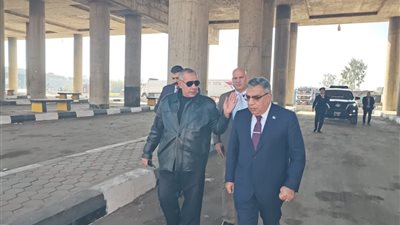 من الموقف العمومي إلى مركز طب الأسرة.. محافظ الدقهلية يتابع الخدمات الحيوية بالسنبلاوين