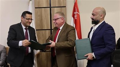 نقابة الصحفيين توقع عقد تطوير وإنشاء مدينة الصحفيين بأكتوبر مع الشركة الوطنية للمقاولات