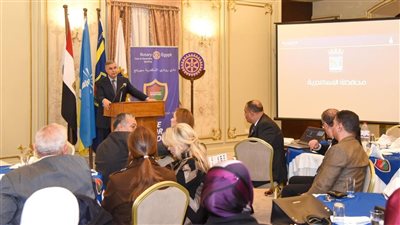 مترو أبو قير ومشاكل التوك توك.. محافظ الإسكندرية يكشف حلول مشاكل النقل 